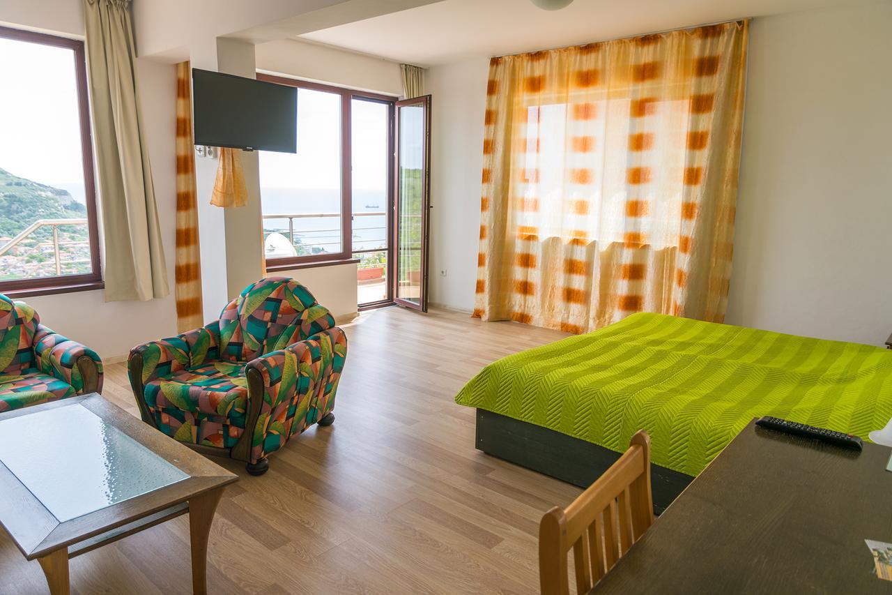 Guest Rooms Sea View Balçık Dış mekan fotoğraf